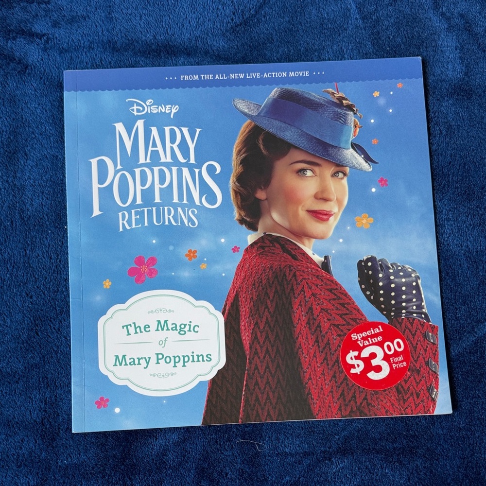 Disney Mary Poppins Returns Book with Red and Blue Cover